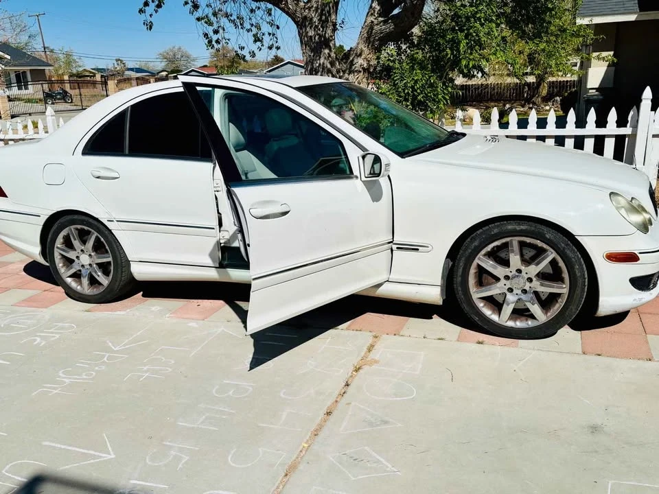 2005 Mercedes-Benz W203 C-Class - Image 2 of 14