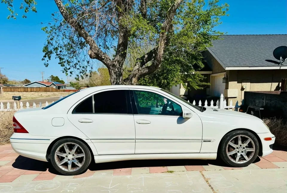 2005 Mercedes-Benz W203 C-Class - Image 12 of 14