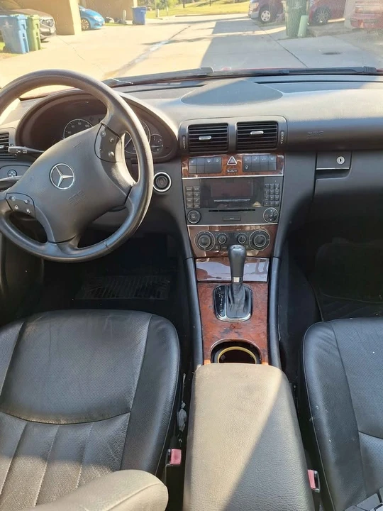 2005 Mercedes-Benz W203 C-Class - Image 11 of 12