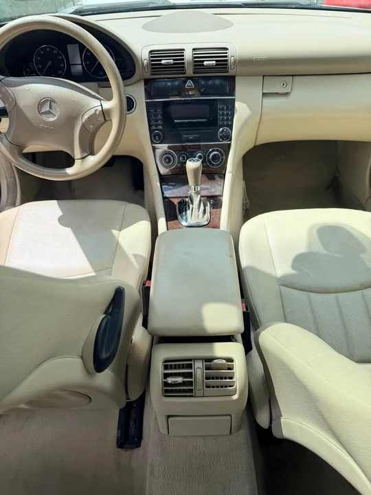 2005 Mercedes-Benz W203 C-Class - Image 14 of 15