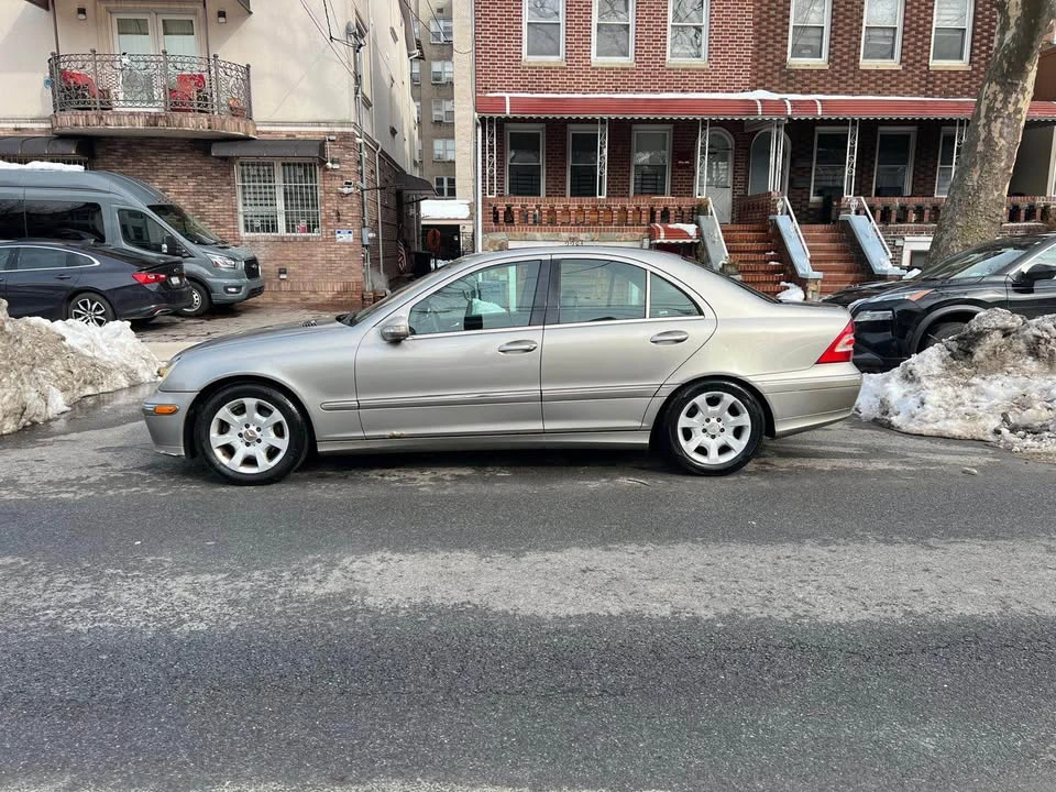 2005 Mercedes-Benz W203 C-Class - Image 2 of 16