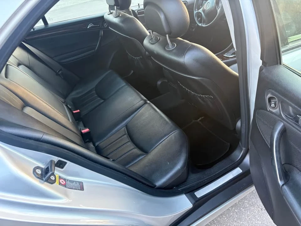 2005 Mercedes-Benz W203 C-Class - Image 11 of 12