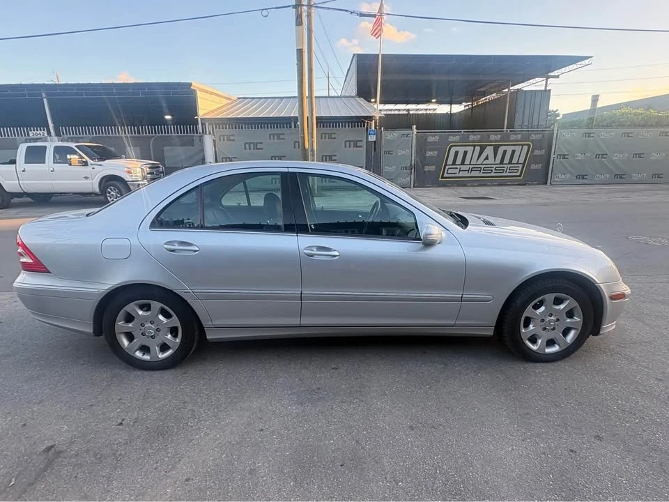 2005 Mercedes-Benz W203 C-Class - Image 5 of 12