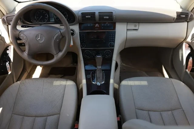 2005 Mercedes-Benz W203 C-Class - Image 2 of 19