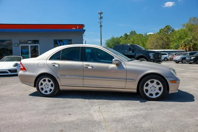 2005 Mercedes-Benz W203 C-Class - Image 13 of 19