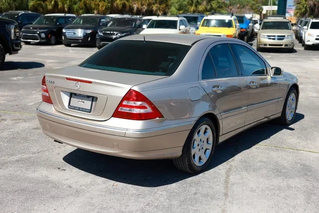 2005 Mercedes-Benz W203 C-Class - Image 11 of 19