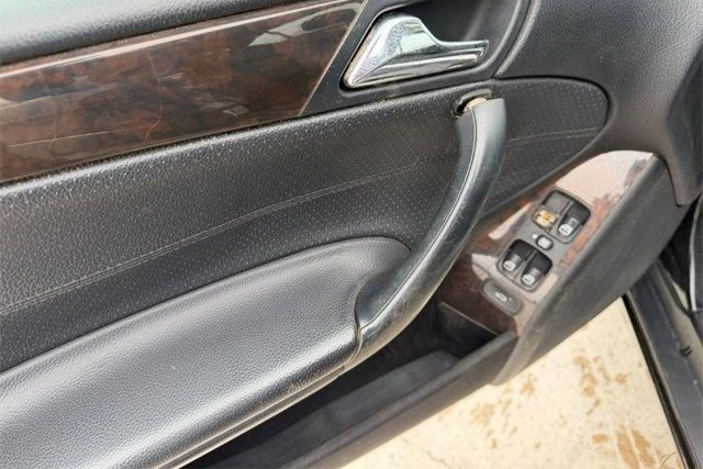 2005 Mercedes-Benz W203 C-Class - Image 12 of 20
