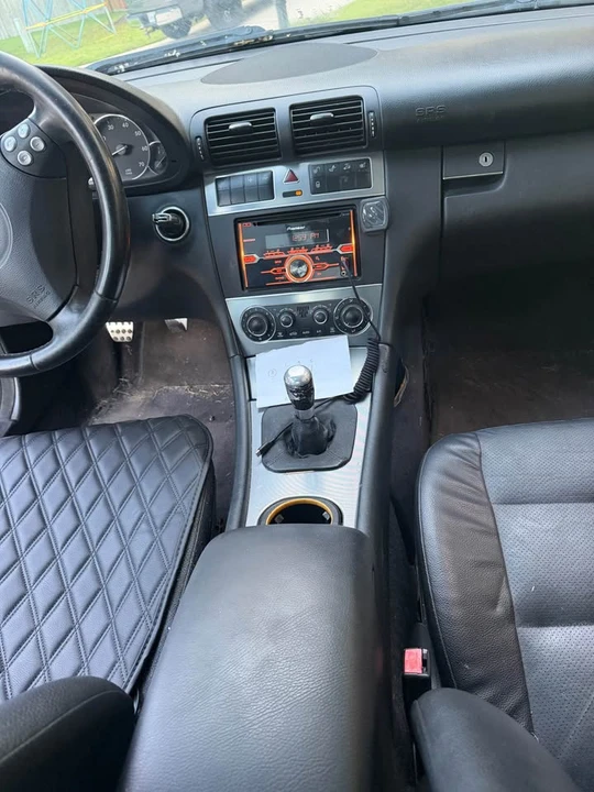 2005 Mercedes-Benz W203 C-Class - Image 11 of 15