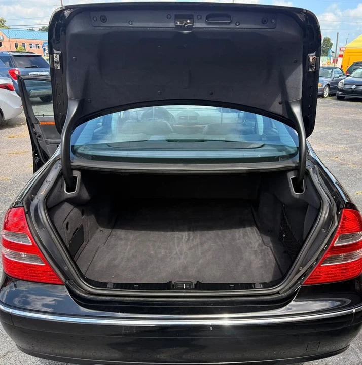 2005 Mercedes-Benz W211 E-Class - Image 19 of 20
