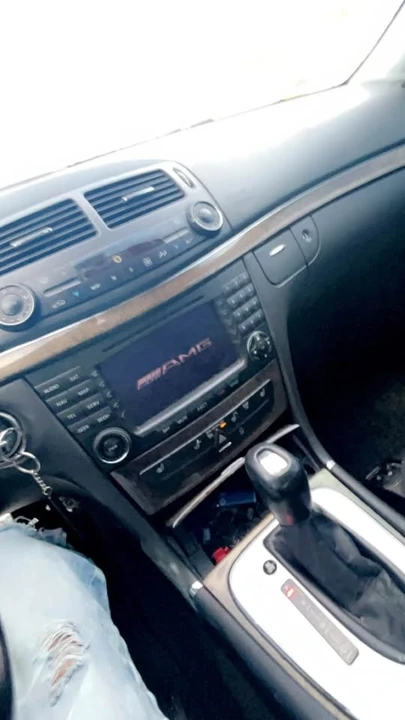 2005 Mercedes-Benz W211 E-Class - Image 3 of 3