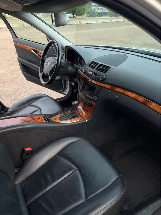 2005 Mercedes-Benz W211 E-Class - Image 11 of 15