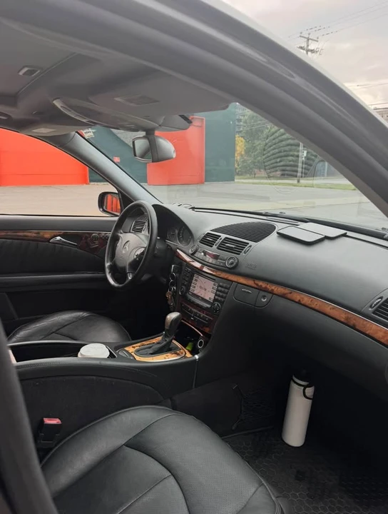 2005 Mercedes-Benz W211 E-Class - Image 2 of 4