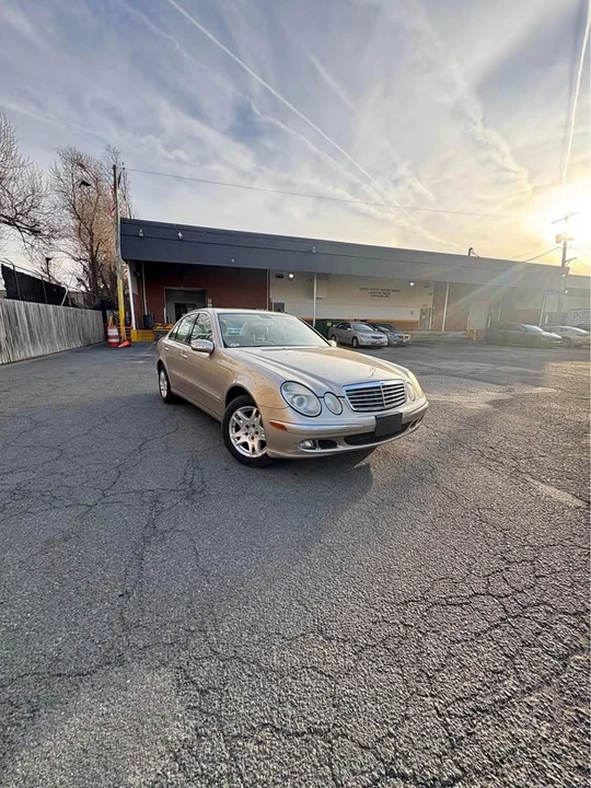 2005 Mercedes-Benz W211 E-Class - Image 2 of 18