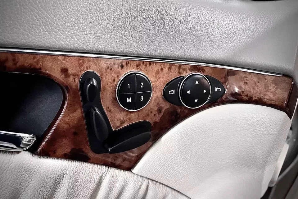 2005 Mercedes-Benz W211 E-Class - Image 12 of 20