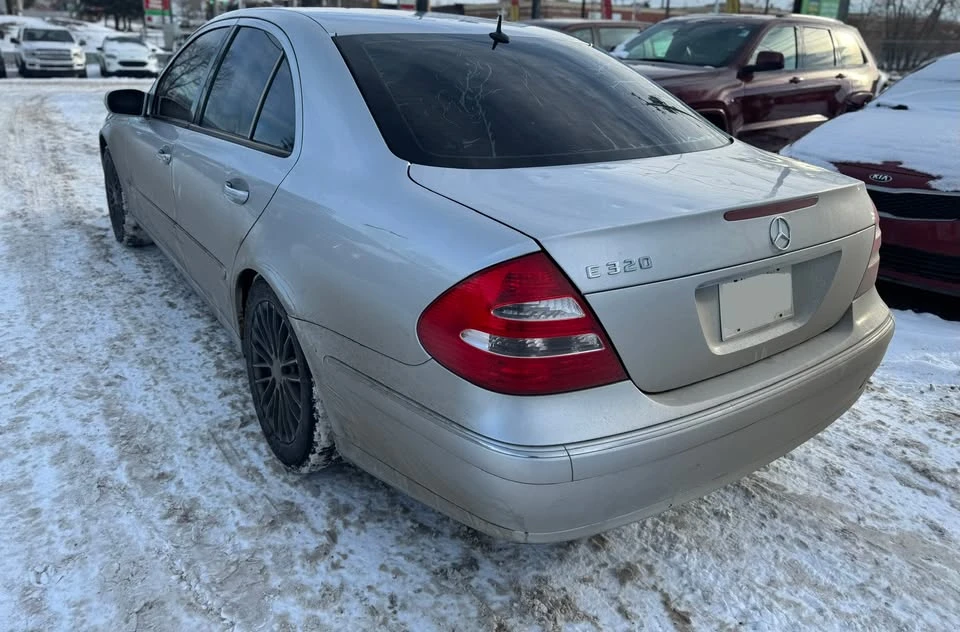 2005 Mercedes-Benz W211 E-Class - Image 2 of 11