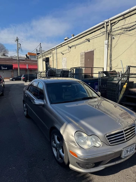 2005 Mercedes-Benz W203 C-Class - Image 2 of 15