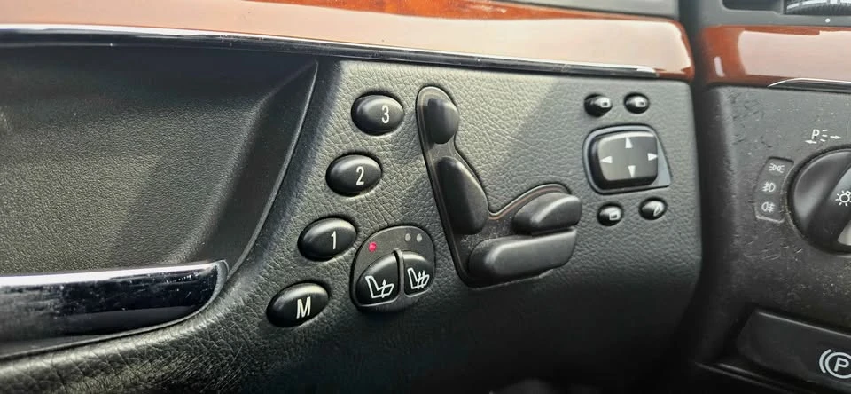 2005 Mercedes-Benz W220 S-Class - Image 17 of 20