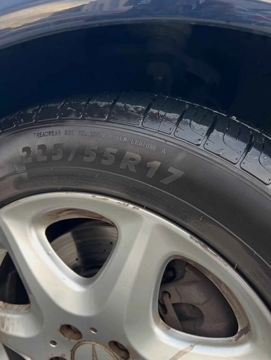 2005 Mercedes-Benz W220 S-Class - Image 11 of 12