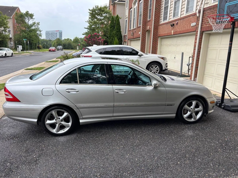 2005 Mercedes-Benz W203 C-Class - Image 2 of 11