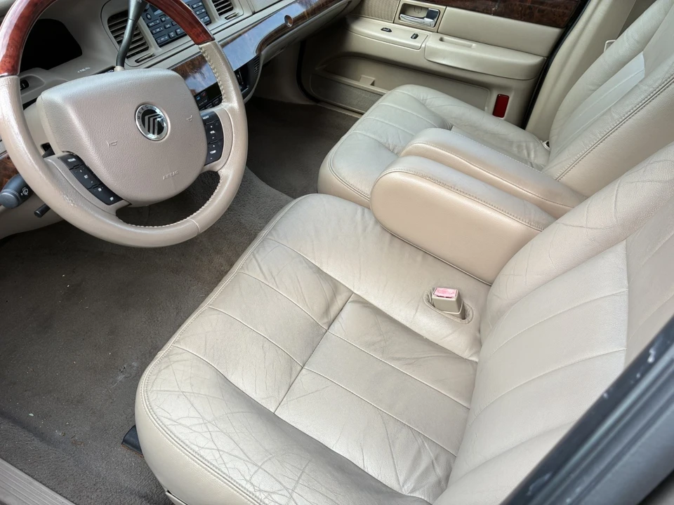 2005 Mercury Grand Marquis - Image 4 of 5