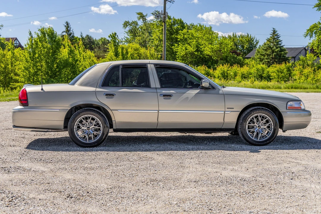 2005 Mercury Grand Marquis - Image 9 of 31