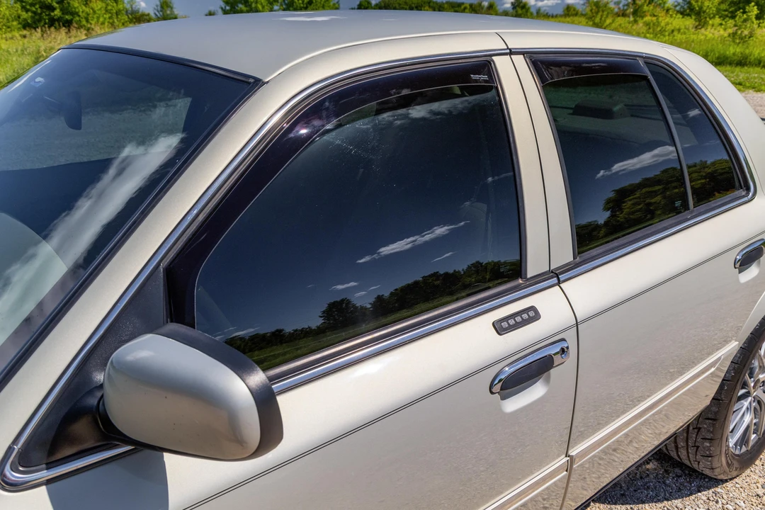2005 Mercury Grand Marquis - Image 16 of 31