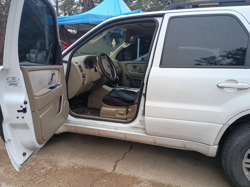 2005 Mercury Mariner - Image 4 of 7