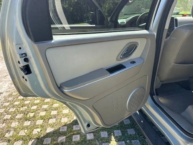 2005 Mercury Mariner - Image 18 of 21
