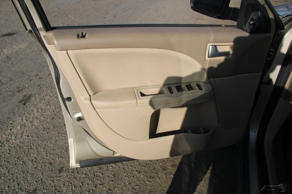 2005 Mercury - Image 13 of 21