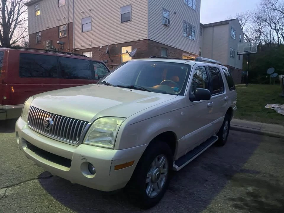 2005 Mercury - Image 2 of 7