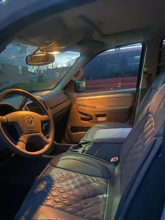 2005 Mercury - Image 3 of 7