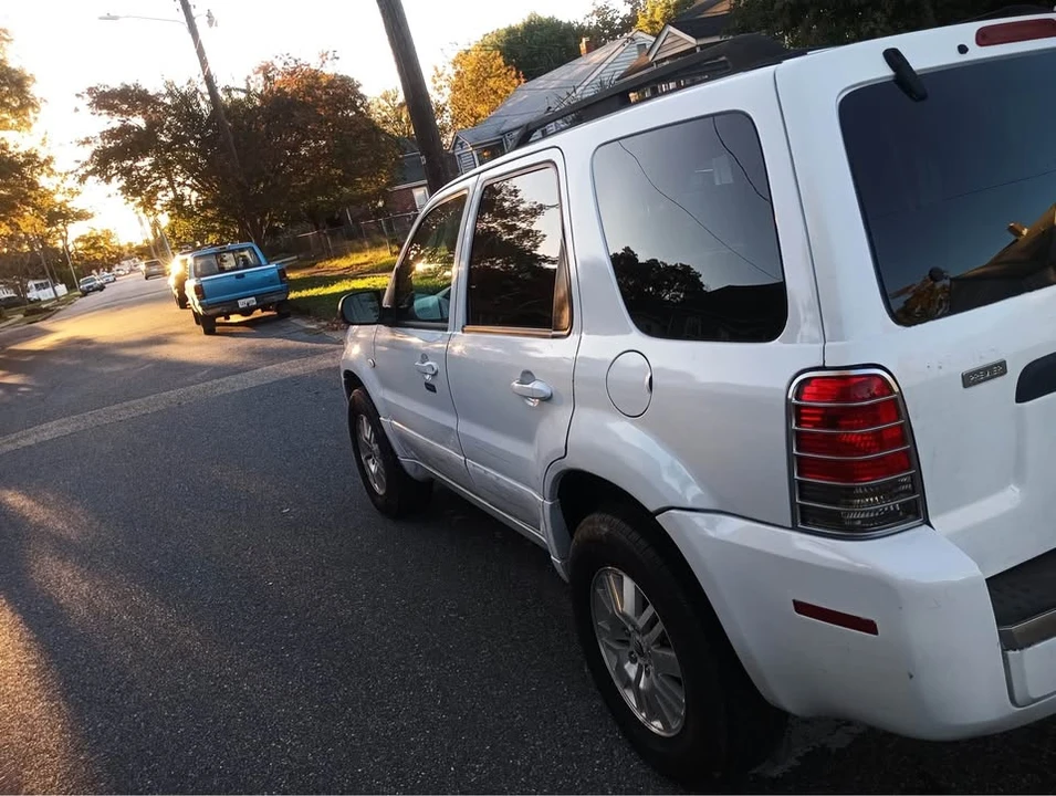 2005 Mercury Mariner - Image 4 of 8