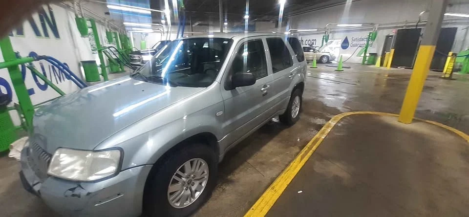 2005 Mercury Mariner - Image 2 of 11