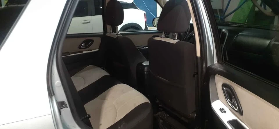 2005 Mercury Mariner - Image 4 of 11