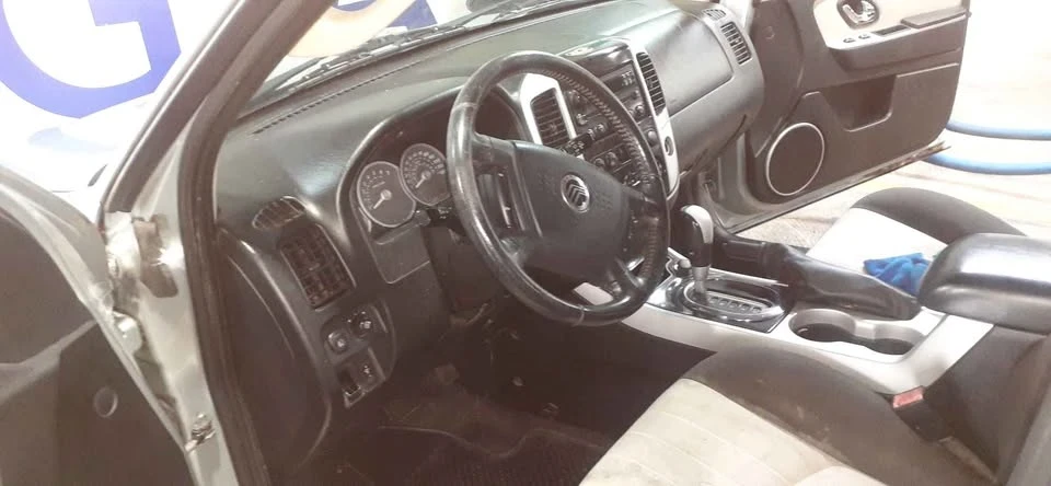 2005 Mercury Mariner - Image 7 of 11