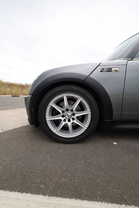 2005 Mini Mini Cooper S 1st Gen - Image 15 of 23