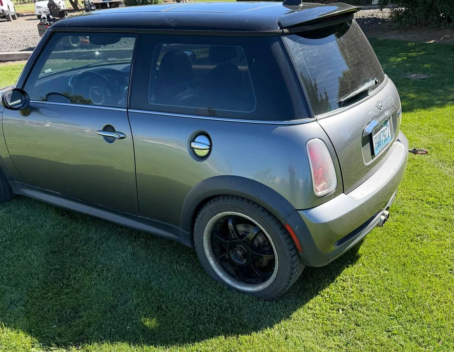 2005 Mini Mini Cooper S 1st Gen - Image 11 of 19