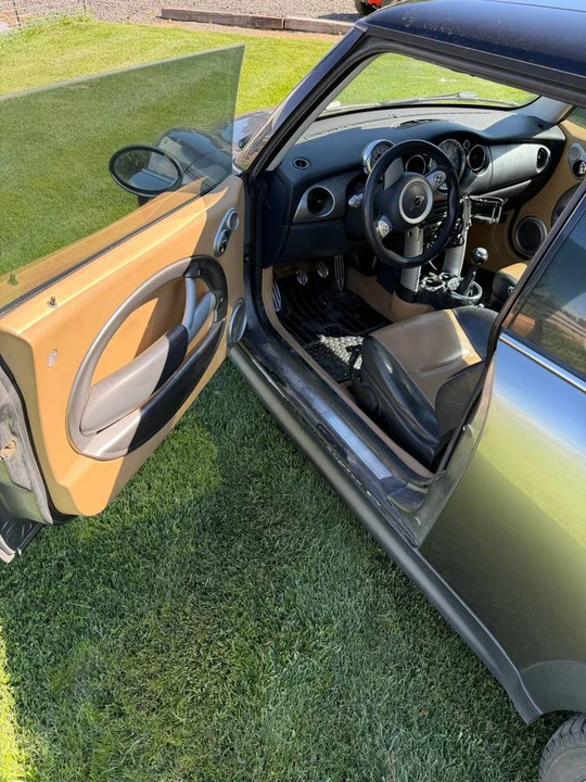 2005 Mini Mini Cooper S 1st Gen - Image 17 of 19