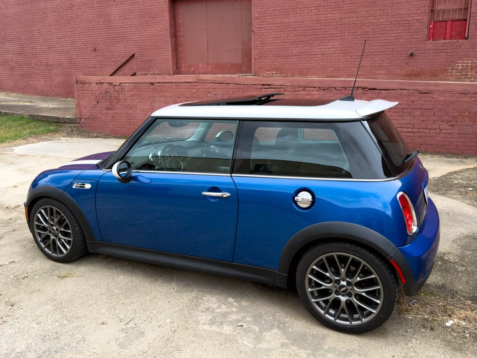 2005 Mini Mini Cooper S 1st Gen - Image 25 of 31