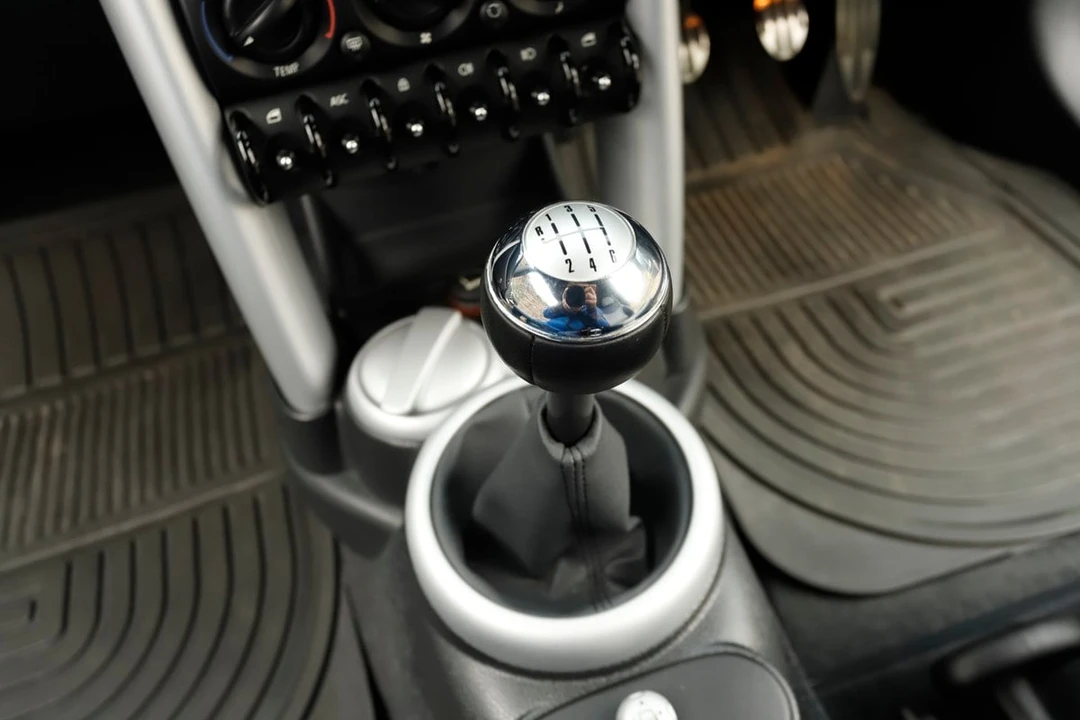 2005 Mini Mini Cooper S 1st Gen - Image 22 of 30