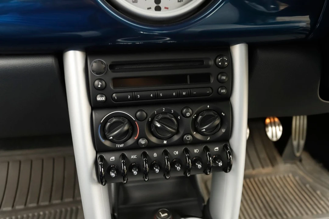 2005 Mini Mini Cooper S 1st Gen - Image 18 of 30