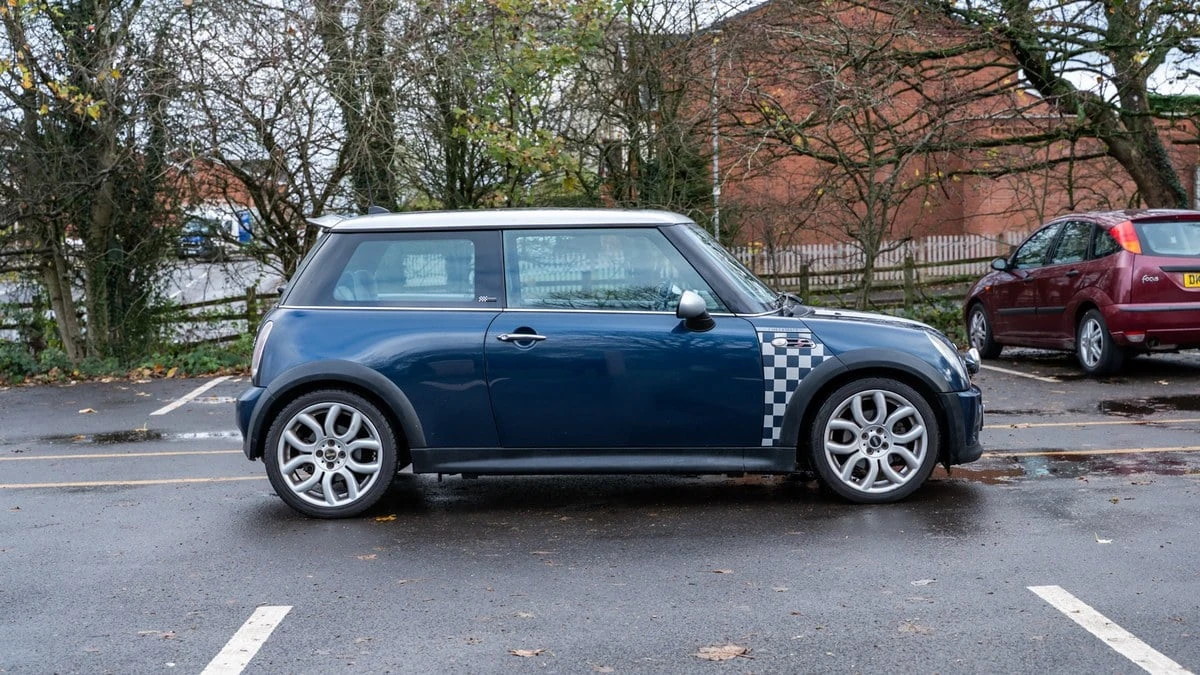 2005 Mini Mini Cooper S 1st Gen - Image 5 of 30