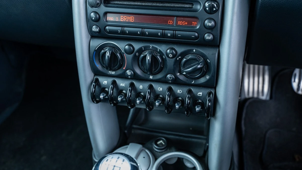 2005 Mini Mini Cooper S 1st Gen - Image 29 of 30