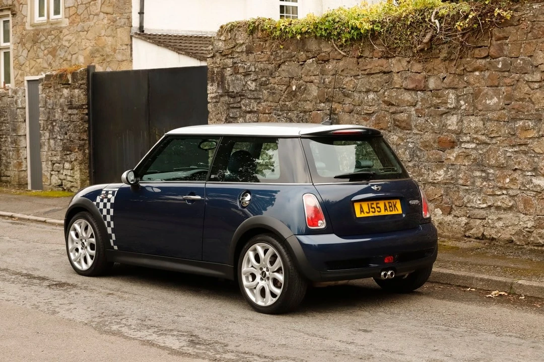 2005 Mini Mini Cooper S 1st Gen - Image 9 of 30