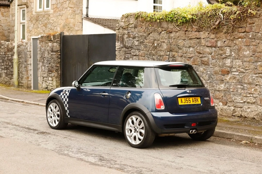 2005 Mini Mini Cooper S 1st Gen - Image 17 of 30