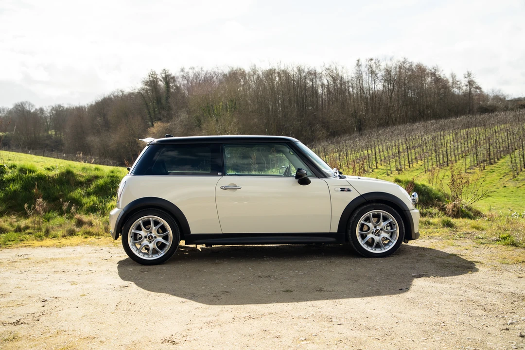 2005 Mini Mini Cooper S 1st Gen - Image 4 of 31