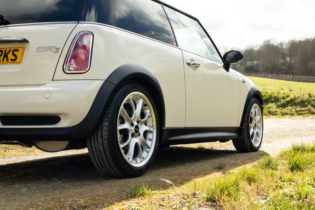 2005 Mini Mini Cooper S 1st Gen - Image 23 of 31