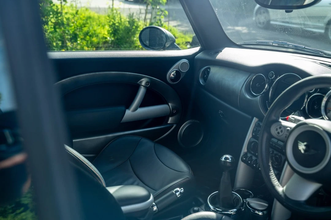 2005 Mini Mini Cooper S 1st Gen - Image 19 of 30