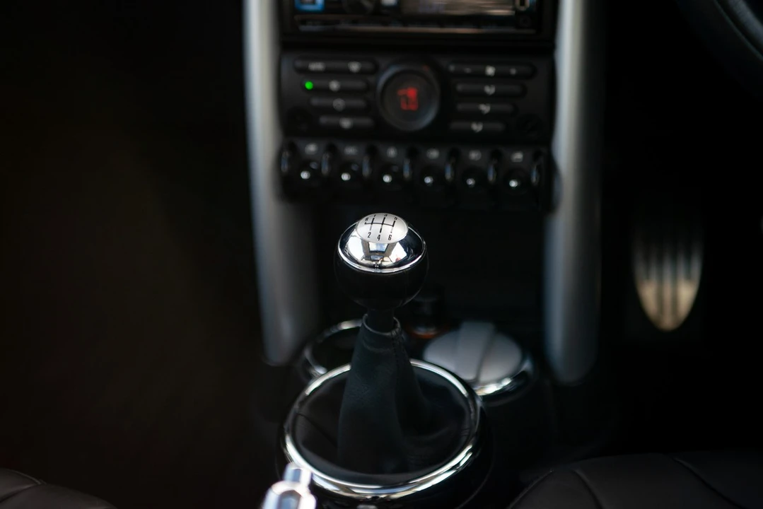 2005 Mini Mini Cooper S 1st Gen - Image 23 of 30