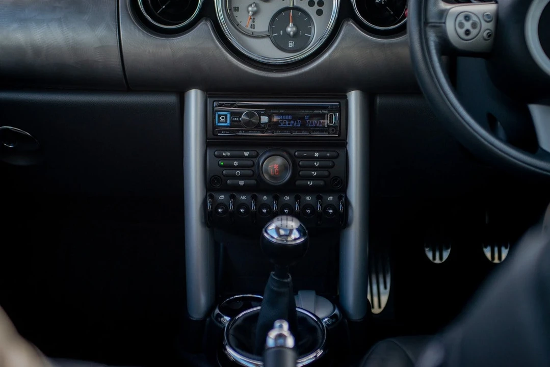 2005 Mini Mini Cooper S 1st Gen - Image 20 of 30